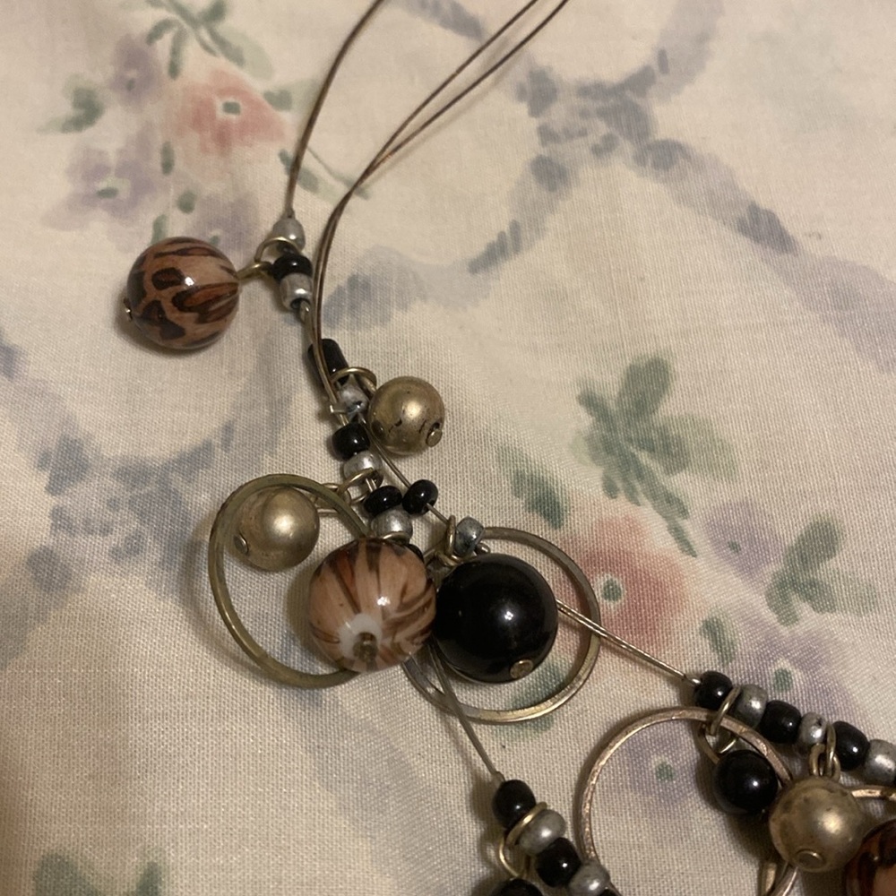 Elegant Multi-Color Beaded Necklace - Picture 3 of 5